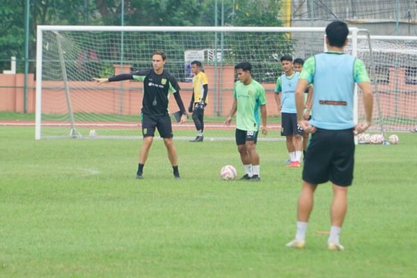 Munster Siapkan Pengganti Slavko untuk Derbi Kontra Arema FC