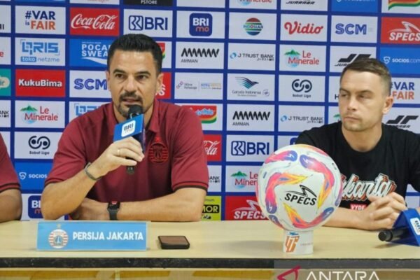 Pertandingan Doni Tri: Menghadapi Semen Padang di Markas Persija Jakarta Pertandingan Doni Tri: Menghadapi Semen Padang di Markas Persija Jakarta