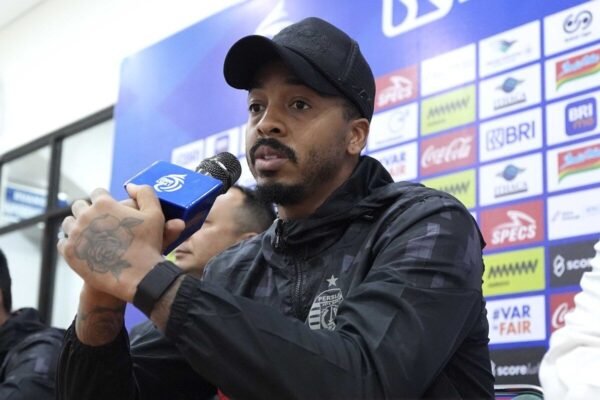 Eduardo Berkomitmen, Persija Siap Tampilkan Penampilan Terbaik di Kandang PSS