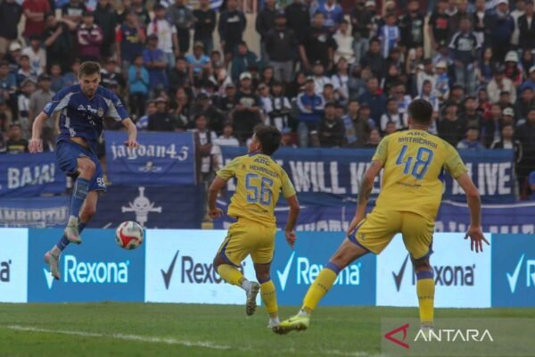 Bojan Hodak Tak Mengerti, Dua Penalti Persib Bandung Gagal Menjadi Gol