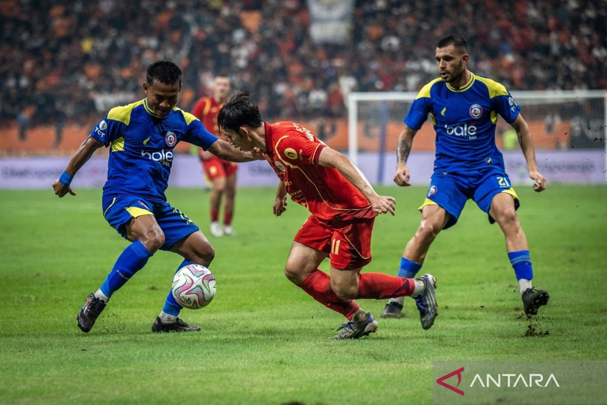 Sure! Here are some alternative titles for "Jadwal Lengkap Arema di Super League Musim 2025/2026":

1. "Panduan Lengkap Pertandingan Arema di Super League 2025/2026"
2. "Daftar Pertandingan Arema: Super League Musim 2025/2026"
3. "Jadwal Pertandingan Arema di Super League 2025/2026"
4. "Super League 2025/2026: Jadwal Pertandingan Arema"
5. "Semua Jadwal Arema di Super League Musim 2025/2026"
6. "Ikhtisar Jadwal Arema untuk Super League 2025/2026"
7. "Jadwal Lengkap Arema FC di Super League 2025/2026"
8. "Rincian Pertandingan Arema di Super League Musim 2025/2026" 

Feel free to choose any of these or modify them as you see fit!