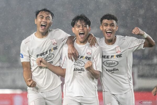 Here are some alternate title suggestions for "Jadwal Lengkap Persis Solo di Super League Musim 2025/2026":

1. "Kumpulan Jadwal Pertandingan Persis Solo: Super League 2025/2026"
2. "Rincian Jadwal Persis Solo di Super League 2025/2026"
3. "Selengkapnya: Jadwal Pertandingan Persis Solo di Super League Musim 2025/2026"
4. "Agenda Pertandingan Persis Solo untuk Super League 2025/2026"
5. "Jadwal Resmi Persis Solo di Super League Musim 2025/2026"
6. "Persis Solo di Super League: Jadwal Pertandingan 2025/2026"
7. "Jadwal Pertandingan Lengkap Persis Solo di Super League 2025/2026"
8. "Hitung Mundur: Jadwal Pertandingan Persis Solo di Super League 2025/2026"
9. "Persis Solo: Semua Jadwal Pertandingan di Super League 2025/2026"
10. "Ikuti Perjalanan Persis Solo: Jadwal Super League Musim 2025/2026"

Feel free to choose any of these or mix and match elements to create a title that fits your needs!
