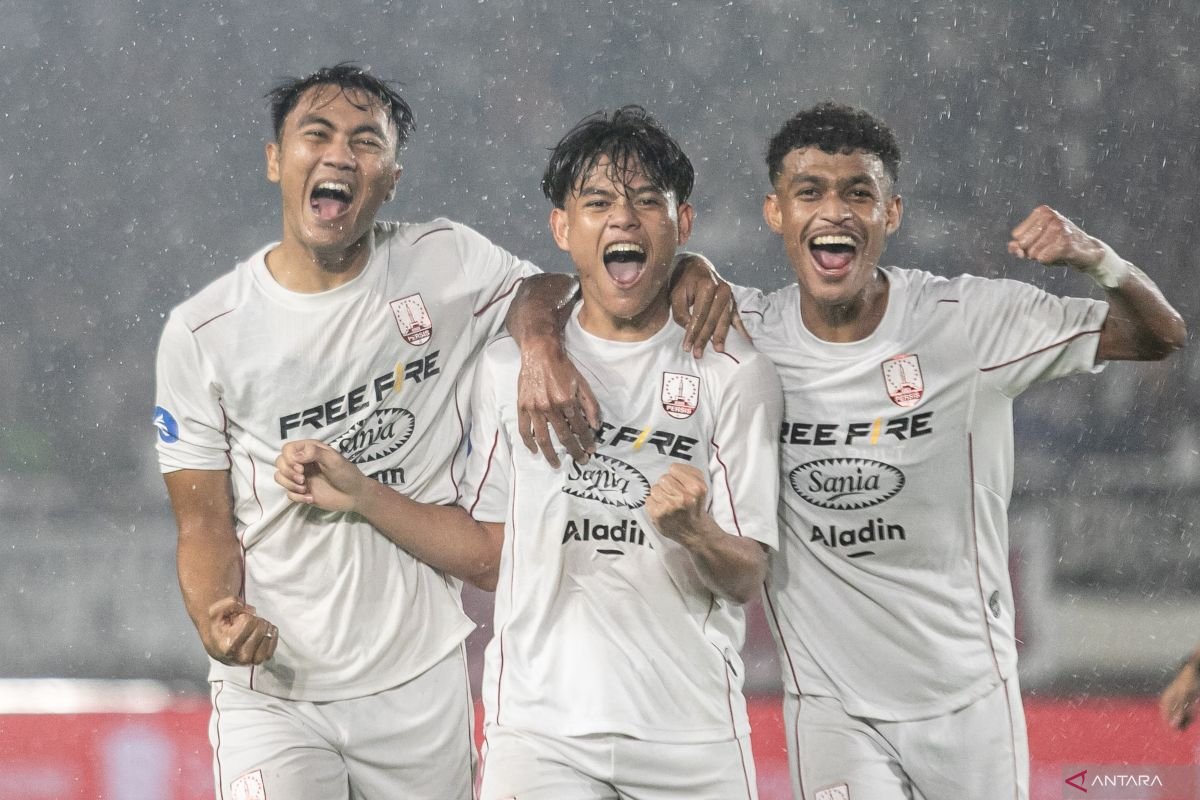 Here are some alternate title suggestions for "Jadwal Lengkap Persis Solo di Super League Musim 2025/2026":

1. "Kumpulan Jadwal Pertandingan Persis Solo: Super League 2025/2026"
2. "Rincian Jadwal Persis Solo di Super League 2025/2026"
3. "Selengkapnya: Jadwal Pertandingan Persis Solo di Super League Musim 2025/2026"
4. "Agenda Pertandingan Persis Solo untuk Super League 2025/2026"
5. "Jadwal Resmi Persis Solo di Super League Musim 2025/2026"
6. "Persis Solo di Super League: Jadwal Pertandingan 2025/2026"
7. "Jadwal Pertandingan Lengkap Persis Solo di Super League 2025/2026"
8. "Hitung Mundur: Jadwal Pertandingan Persis Solo di Super League 2025/2026"
9. "Persis Solo: Semua Jadwal Pertandingan di Super League 2025/2026"
10. "Ikuti Perjalanan Persis Solo: Jadwal Super League Musim 2025/2026"

Feel free to choose any of these or mix and match elements to create a title that fits your needs!