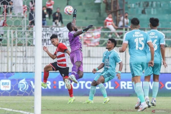 Pertandingan Tanpa Gol: PSBS Biak dan Madura United Berbagi Poin